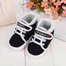 Load image into Gallery viewer, Baby Shoes I Love PaPa&amp;MaMa Letter Printed Soft Bottom Footwear Heart-shaped 0-18M Newborn First walker